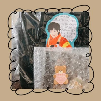 衣服嘛，怎么都买不够的！已经知道家里有很多衣服啦，但就是忍不住买啊！有了挖煤姬之后真的方便很多，自己可以跟进整个流程，这一箱也顺利到达啦，真开心！