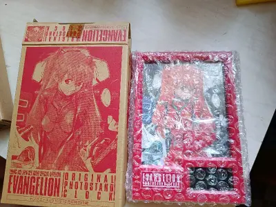 又是一大批扭蛋，中古可动高达成品，Eva杂志附录成品的组合，价格都挺优惠，重量可惜有点重。运费也不是很便宜。