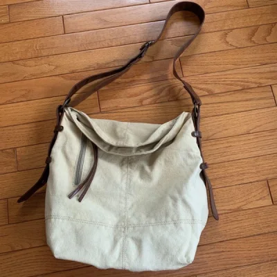 这次淘到了一款包，我非常喜欢。复古的米色搭配有质感皮革，日常使用非常百搭，很高兴可以在挖煤姬淘到这么好的宝贝，会继续支持