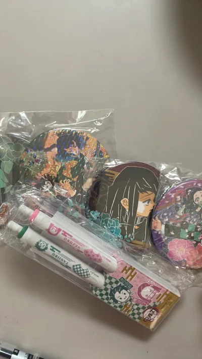 这一单东西很少，直接走的竹蜻蜓，小东西竹蜻蜓物流很方便，就是现在审核太慢了，还有好几单卡在竹蜻蜓审核半个月了，还没发出来，希望能加快速度啦