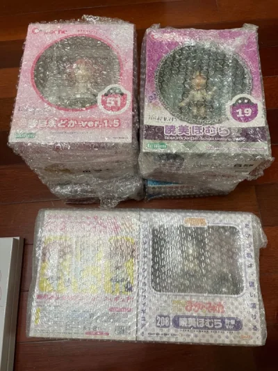 第十单，为了帆布画和粘土人们加了包裹内加厚服务，泡泡纸给的非常足裹的非常严实，很推荐，到手都是八角尖尖，每个商品都单独包装，速度也很快，从发货到收到一共是14天，海运的速度超出我想象了，而且无税不补充申报到家了～