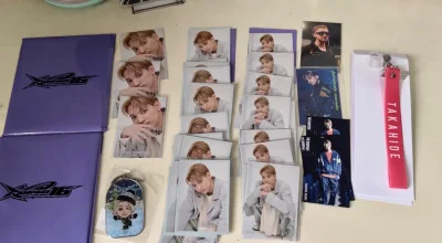 这次买的都是小卡类的东西，特别害怕有弯折这类的事情发生，但是打开后发现包装很好，有加泡泡纸，纸片也没有损伤，是一次愉快的购物体验。