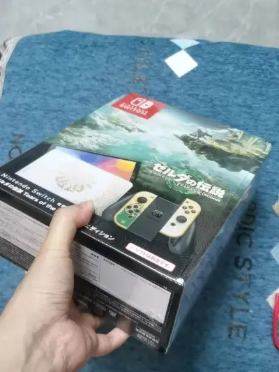 完美，没有磕碰和压痕，官方全新正品，还会再来购买机器。挖煤姬现在购物渠道越来越多，挺好的。只是switch三个电池，每次都必须要海运，时间有点久啊。