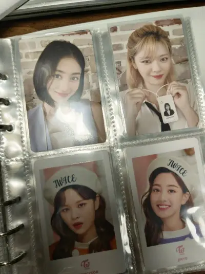 挖煤姬晒单第三弹来啦！
这次在挖掘姬上好价买了非常多的小卡，拼的日本演唱会会员里也特别的好看，拿到手的时候只感觉全员美呆，还好价买到了日台韩台咬花定明信片以及非常多的豆腐，真的太美了，感谢樱花妹。而且邮费也不是很贵，在用积分兑换之后，省了将近一半的邮费，所以总的来说...