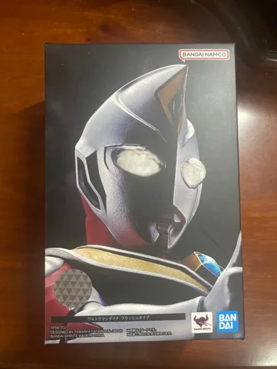 到货有一段时间了一直没有来晒单，今天拆了
箱，挖煤姬还是一如既往的让人满意，用的是海
运，速度也让人满意20多天就到国内了 包装也是还可以。主要东西比国内便宜，买的假面奥特曼，也是很开心