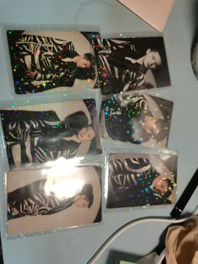 Ruby第一次蹲到好价，虽然没有红西装。love也很好看两张自拍都是爱❤❤❤期待下一批准备到来的黑勋和ttt