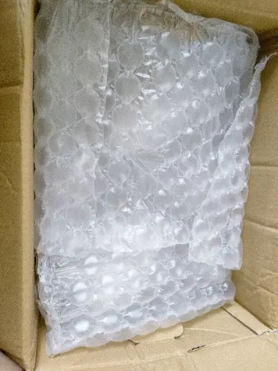 这次物流到国内还是很快的，只是这边中转出了点小问题。耽搁了两三天 海关放行两三天过后又回去海关继续放行 但是依旧没税 。hhh。包装非常用心，一如既往的好评。祝挖煤姬越办越好。