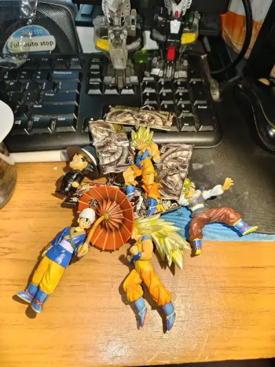 买的两套龙珠的高品质钥匙扣还有一个krs35的美特龙星人，都是国内不太好找或者价格偏高的东西，竹蜻蜓挺快，东西也ok，挺满意的。