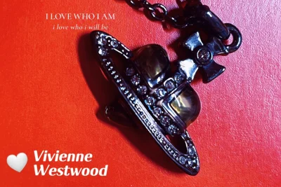 这一单不超500元居然还被税了，我无语?️！
枪黑色爱心氧化挺厉害的，但是耐不住它好看。
Tiffany家的圆牌项链真的好亮好亮哦，好好看，还有波浪形的弧纹，我好喜欢上面的刻字呀！配的链条挺长的，不错！