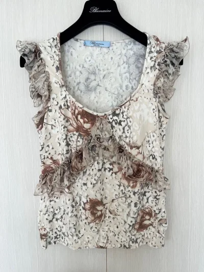 首先物流非常及时，非常快速，总共十天左右，非常满意。衣服包装的特别好，卖家很细心仔细，整个过程非常顺畅，购物体验很好。会继续淘到好物！