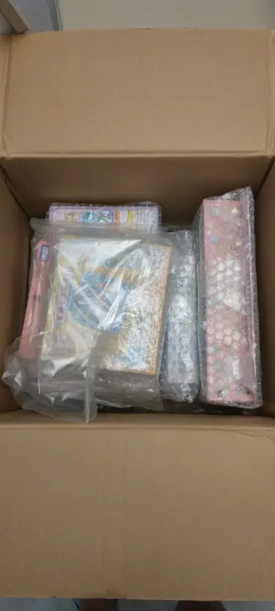 又一次开心的海淘，挖煤姬卖家还是很诚心的，不会特意隐瞒瑕疵或者看不到的问题。
这次淘到的宝贝还是超满意，每件东西都很新，特别是switch的限定游戏软件超新，感觉就拆了个外封膜，里面的游戏和各种辅件都是崭新，喜欢收集任天堂的我又是个不错的宝贝，超爱挖煤姬app