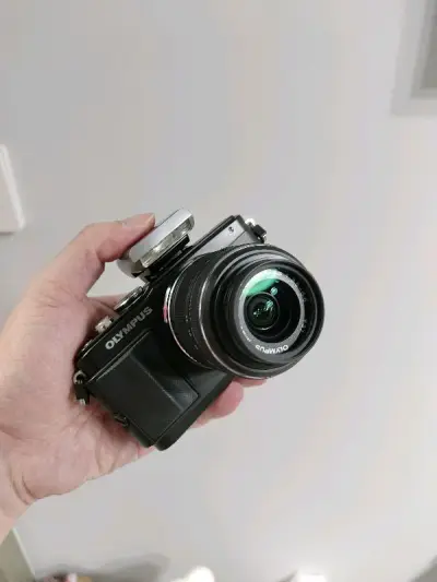 在蹲了很久的奥林巴斯之后，终于在无意间看到这一套非常超值的相机和镜头套装，果断拿下，epl5这是一款非常轻便的高画质相机，感谢平台