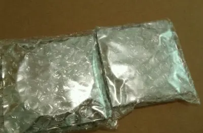 这次买的是吧唧和册子，吧唧和册子的状态都很好，没有任何的伤痕，感谢挖煤姬工作人员的细心包装！在此，祝挖煤姬未来越来越好，期待下一次在挖煤姬的购物！