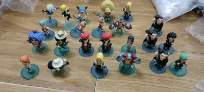 买了一些食玩，物美价廉，非常满意，卖家还把摆食玩的架子也给我打包了，哈哈，意外的惊喜，又是一次美丽的购物