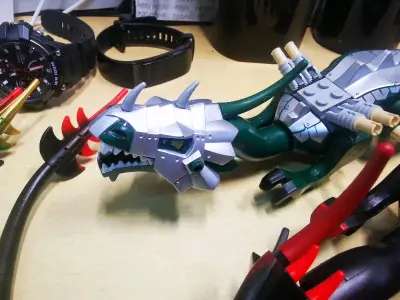 很多年前的玩具，现在已经很难找到，虽然成色不太完美，但能以优惠价格买到还是很满意的，希望还能找到它的同类