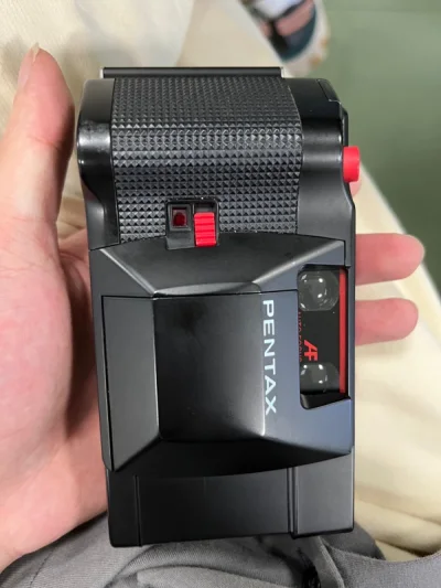 第一次挖煤姬下单，也真是艺高人胆大，激情下单了6台相机。
不懂规则发了海运！！终于飘回来了。。。历时
47天西提醒我申报的时候都慌了！！还是乖乖交
稅