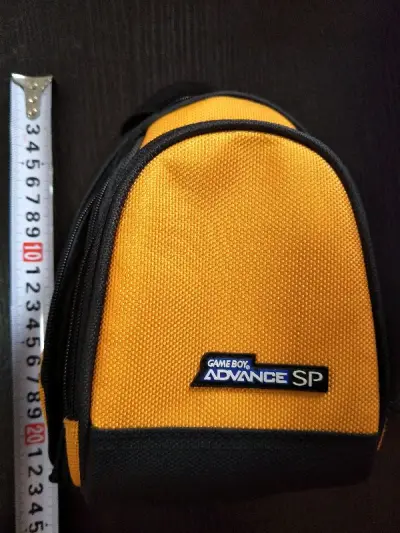        挑选了很久的东西，挖煤姬选东西真的令人着迷，好多绝版的东西在这里花点时间就可以找到。而且价格也十分不错。
       物流和客服在同类软件里算是不错了，选择也多，虽然还有许多的问题，比如物品的搜索选项，分类词条，以及填单自行增加品类等问题。但在一次次...