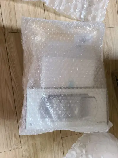 东西不少，丁果，psv1000，psp3000，ngpc，还有一套盒说全的psp1000，psv1000的屏幕烧的很明显，特别是黑暗背景下，好在不太影响游戏。