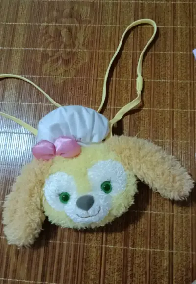 真的太可爱啦，也很新，使用感真的超级舒服，非常可爱，超级超级喜欢，雪莉玫大脸包也很可爱，脸很甜很戳我的❤️，小斜跨的毛毛超级蓬松，很好rua