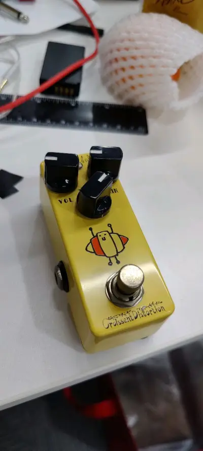 非常好 价格低廉 运费合适 积分丰富 effects bakery是个非常有品质的日本生产的迷你单块效果器平替 全系列产品都很容易在挖煤姬里搜到 而且重量在国际运输费用方面十分有优势