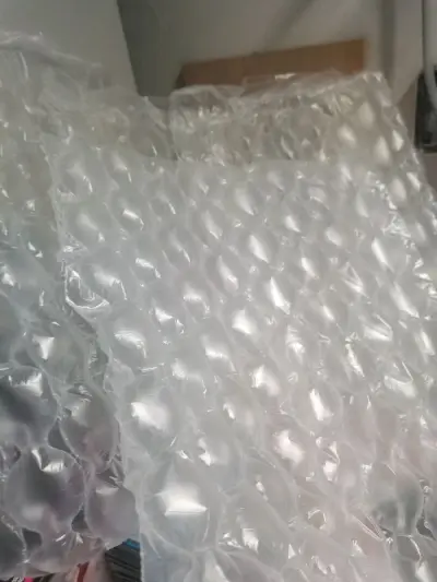 不愧是挖煤姬，很好的包装，里面的东西一点事没有，摆放也很整齐没有发生碰撞，也没有发生浸泡，快递还是一如既往的好用，点赞