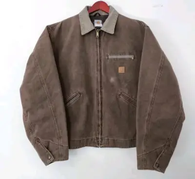 在挖煤姬海淘的第六件外套了，真的每次都能给我惊喜，包装对于非易碎品来说完完全全足够了，根本不担心包装会破损衣服损坏，永远支持挖煤姬