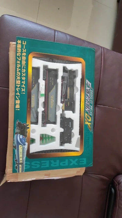 like a rail train，sounds and light，run on railway，with two tanks