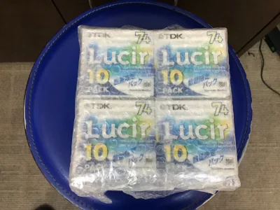 新品，原包，漂亮，和卖家描述相符，第一次用蜻蜓物流，物流时间短，还给报关业务，省了不少事情，包装也很好，到手没有破损。满意