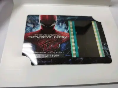 超凡蜘蛛侠典藏版日版 超凡蜘蛛侠BD BOX豪华版 超凡蜘蛛侠手办

日版超凡蜘蛛侠电影礼盒，包含蜘蛛侠T恤战衣，限量收藏电影胶片卡片，漫画一本，蜘蛛侠手办和蜥蜴博士手办各一个，光盘两张（只有照片里的这两张光盘）