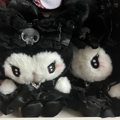 这次时效很快，从发货到收到7天左右！挖煤姬和yhm的包装都很好，泡沫纸很足，物品保护的很好。很幸运没有被税，希望接下来的快递也能顺利到达。