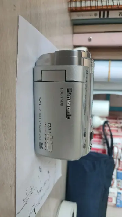 买了两个相机都非常喜欢!除了时间有点慢，哈哈。还有一个松下的小相机也很喜欢，不过没电了。两个都可以正常使用，我爱了!