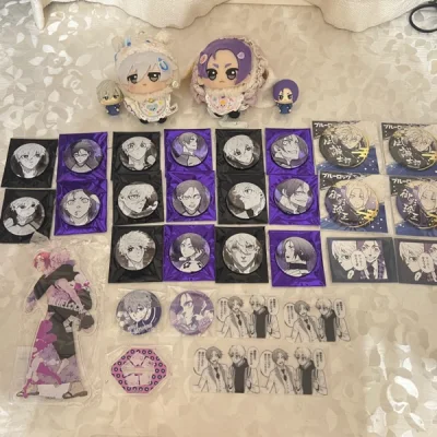 收到啦！包装得很好，除了骏河屋的盒子很软之外一切完美！全都好好收到啦。立牌可能是樱花妹有复数，有点担心所以要了拍照服务，拍照服务也很好，很开心的一次体验！