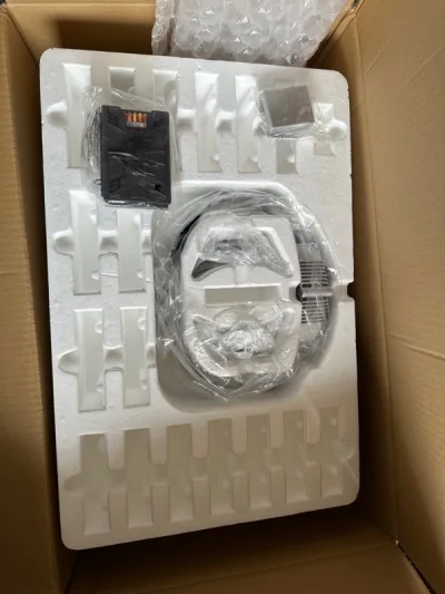 啊哈买的万代假面骑士csm腰带终于到了，箱子太大了，运费比较贵，几里面也没有电池，希望挖煤姬推出不要原包装盒减小体积的策划，这样买家可以减少很多运费的支出，挖煤姬也可以收取手续费，感谢挖煤姬，以后还用这个平台购物，谢谢