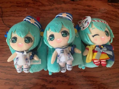 萌死啦 而且yhm包的很严实！特别特别的萌！就是脸黄黄的 嗯…黄皮miku（bu）而且这个是好价嘻嘻嘻我哭死！