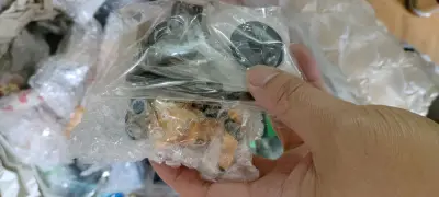 非常不错的一次网购，哈哈，好多小东西，有的整理了，不过整理自己买来的手办也是一件开心的事情，期待下次光临