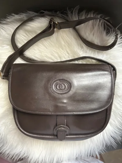 这一次收到的包包太满意了，每一个都很好看也很喜欢!成色非常好而且价格也很便宜!太棒啦!还有许多包包在途，希望也跟这次一样让人满意!物流快而且包装非常好，很喜欢