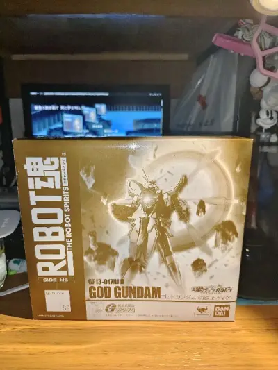 买的robot魂的明镜止水神高达，价格比国内应该还要便宜些，东西也没啥问题，竹蜻蜓现在真的相当好用，很满意了。