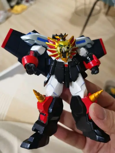 在煤炉拍到了一直想要的勇者王，全新成色，不过年代久远包装有些许发黄了，不过问题不大，快递使用的是竹蜻蜓，速度又快又稳。里外的包装的都非常到位，里面状态很好盒子八角尖尖，体验很棒！