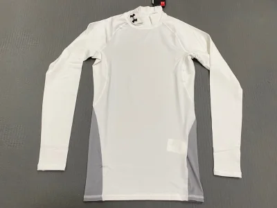 1.买到啥
以1件的价格购入两件冬用Coldgear高领刺绣标纯白压缩衣！
2.使用体验
挖煤姬与Mercari合作开通的官方账号，简直神了！作为另一家平台的白金会员，多次向出售安德玛刺绣标棒球长袜的卖家中订购，都会被“拒绝与中间商交易”，后来甚至直接标记该商家无法...