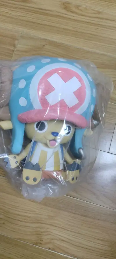 哈哈啊哈哈哈，心心念念的大乔巴到货了，非常满意的一次购物，卖家描述真实，每次买东西心里都有点忐忑担心收到和描述不一致，不过收到货还是很满意的