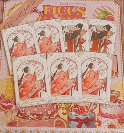 海运20天左右就拿到了美滋滋，虽然有骏河屋这个裸寄惯犯，但合单的时候工作人员放了很厚实的泡泡纸缓冲，谷子一点也没寄伤，太感谢了，吧唧超级美丽！