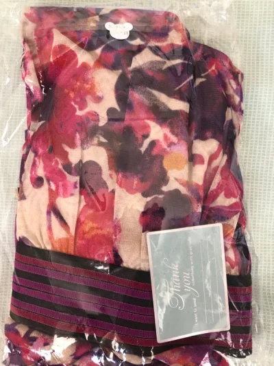 第一次挖煤选了最喜欢的牌子，日本EMS五天丝滑到手，裙子很美很仙，还附有卖家的祝福卡片，真的好开心～希望后续的订单也是一样顺利