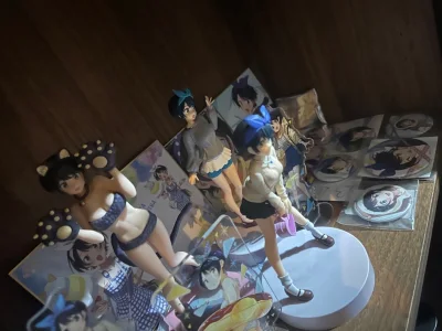 宝贝收到，卖家发货很快，物流也很强大，客服态度极好，很有耐心，非常喜欢，和图片一致，没有区别物所超值，包装精美