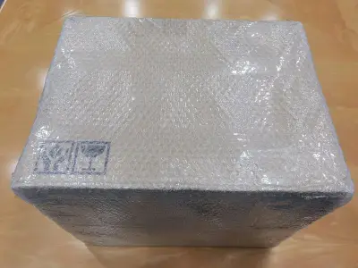 首次体验挖煤姬日淘，合单8件商品，分别淘自煤炉、乐天和雅拍，总重6kg，果断选择海运。终于在16天后收到包裹，第一眼对运输箱外观就非常满意。开箱更是被惊喜到，每件商品都独立包裹，并合理的排放在运输箱里，商品间隙填塞了防震膜。所有物品外盒都是完美的。