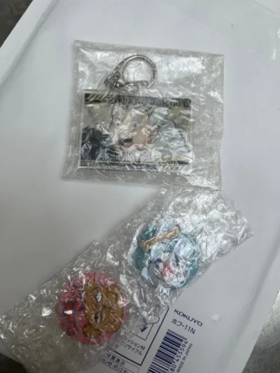 又是很快到货的一单啦 泡泡纸很多包裹得很好 没有任何损坏 东西描述和实物图一样滴 没有任何问题 还会继续买买买啦