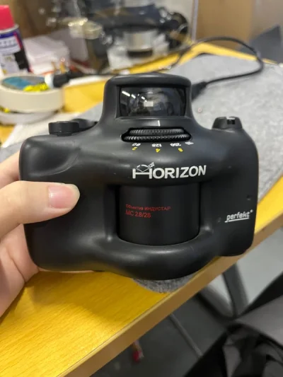 终于等到你，经过20几天的等待终于到手，立马拿出去拍照了，好出片！快递到手也是完好无损的，客服处理速度快，点赞！