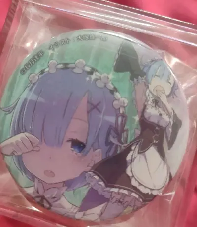 恰到了Re0非常可爱的原画吧唧呀~
打哈欠蕾蕾和成年莉雅简直绝了特别特别好看，作为原画爱好者果断入手太棒啦~

成田立牌国内收不到惹能够再淘一个也不是不行~还是全新w