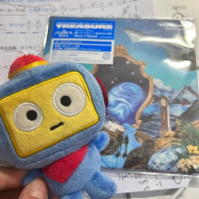 这一单本来想和小卡一起申请竹蜻蜓，但是因为有毛绒只能单独发，这次的包装也是八角尖尖特别完美，里面的东西非常安全～
主要是居然能切到这么划算的挂件真的很感动……xy上都没什么人出 感谢樱花妹?