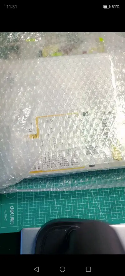 为了快点拿到选择了ems，运气很好没有被税。包装一如既往地好，单个商品也有泡沫纸。还会继续使用挖煤姬