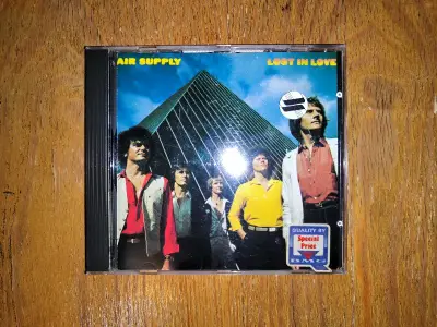 这次这次主要买了一些cd，主要是国内网络平台比较少有的专辑，价格挺划算的。这次依然是走的海运，二十天左右就到海关了，一直在等申报的消息结果这次直接给我过了，喜上加喜，因为之前被税烂了，单单税。
东西保存得非常好，开箱也是十分的解压，总的来说非常满意的一次购物，后面还...